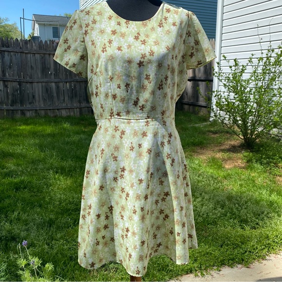 Vintage Jacklyn Smith Classics 90’s Green Neutral Floral Skater Dress - Picture 1 of 7